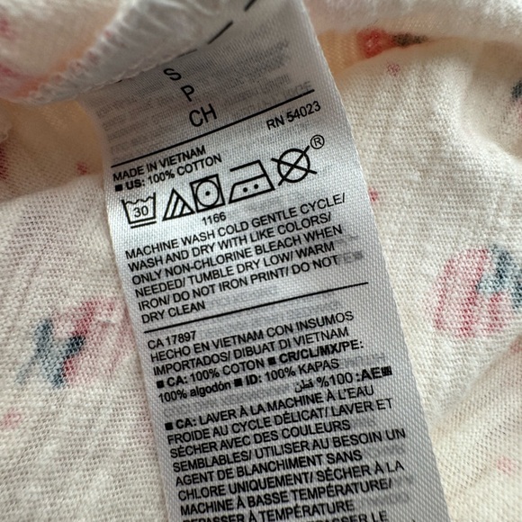 Old Navy Everywhere Strawberry Print Tshirt 
Size Small - Picture 4 of 8